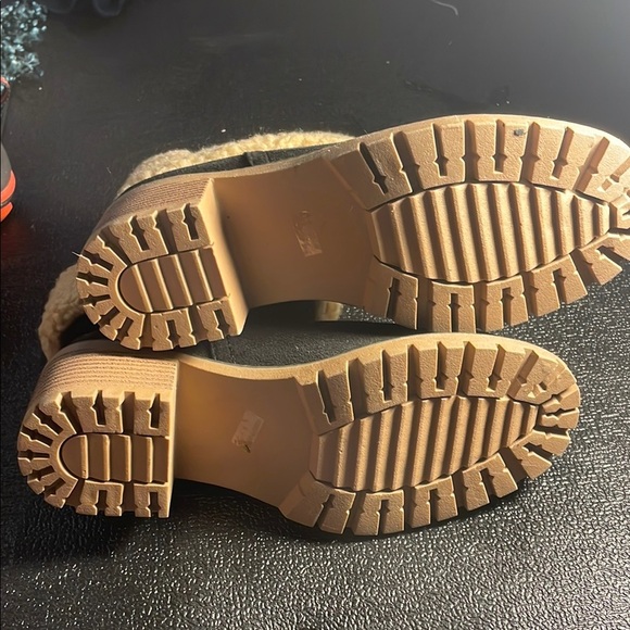 Source Unknown Black and Cream Ankle Booties - Picture 4 of 5